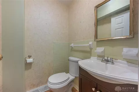851 Weybridge Dr, Springfield, OH 45503 photo 9