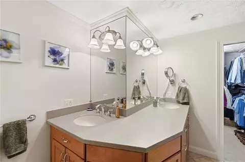 Bath - 5000 Marilake Cir, Kettering, OH 45429 photo 4 of 8