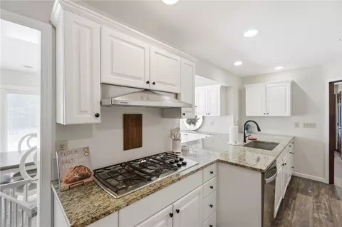 Kitchen - 5000 Marilake Cir, Kettering, OH 45429 photo 4 of 8