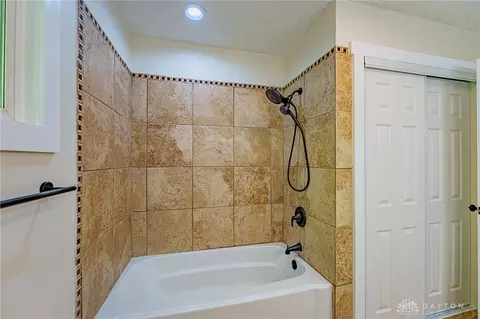 Bath - 1440 Selma Rd, Springfield, OH 45505 photo 3 of 4