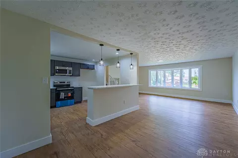 Living - 1440 Selma Rd, Springfield, OH 45505 photo 5 of 6