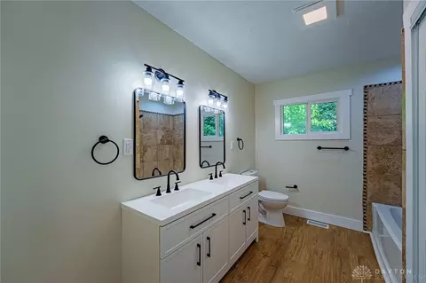 Bath - 1440 Selma Rd, Springfield, OH 45505 photo 1 of 4