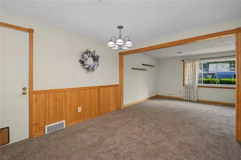 Living - 812 Kenosha Rd, Kettering, OH 45429 photo 8 of 10