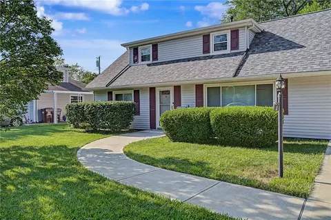 Exterior - 812 Kenosha Rd, Kettering, OH 45429 photo 4 of 14