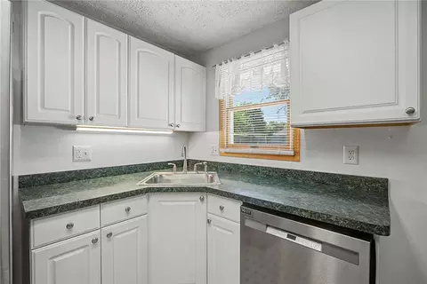 Kitchen - 812 Kenosha Rd, Kettering, OH 45429 photo 3 of 6