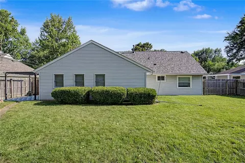 Exterior - 812 Kenosha Rd, Kettering, OH 45429 photo 13 of 14