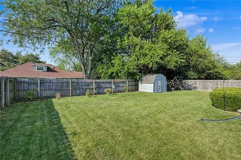Exterior - 812 Kenosha Rd, Kettering, OH 45429 photo 10 of 14