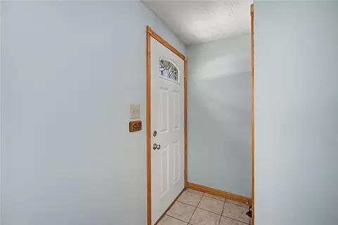 Entry Way - 812 Kenosha Rd, Kettering, OH 45429 photo 1 of 2