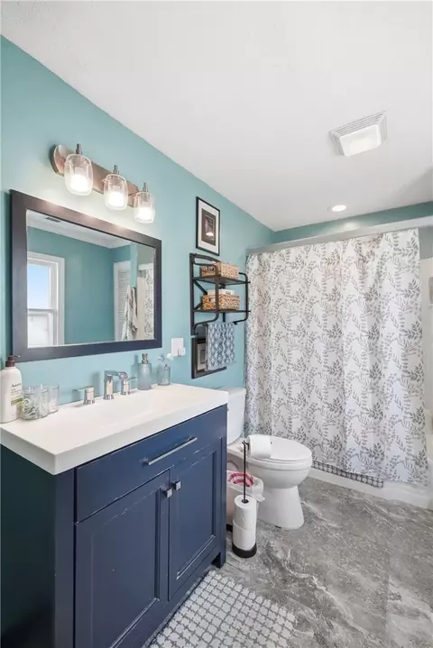 Bath - 1580 Springhill Ave, Kettering, OH 45409 photo 4 of 4