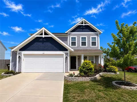 127 Brooke Parke Ave, Brookville, OH 45309