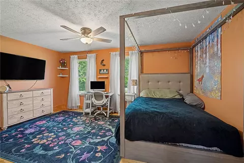 Bedroom - 2373 Shrine Rd, Springfield, OH 45502 photo 4 of 6