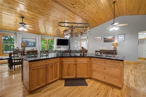 Kitchen - 2373 Shrine Rd, Springfield, OH 45502 photo 4 of 6
