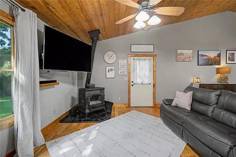 Living - 2373 Shrine Rd, Springfield, OH 45502 photo 4 of 4