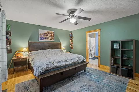 Bedroom - 2373 Shrine Rd, Springfield, OH 45502 photo 2 of 6