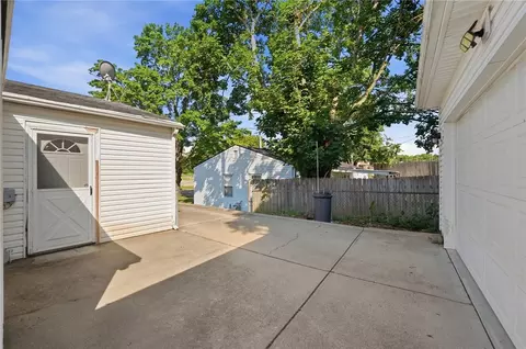 Exterior - 98 Millard Dr, Franklin, OH 45005 photo 9 of 14