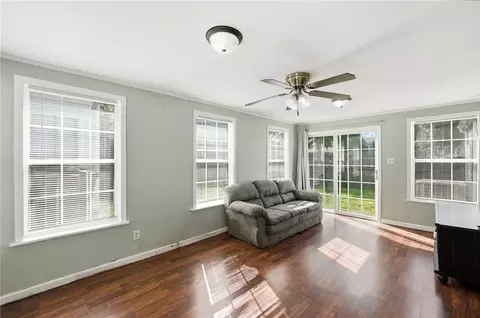 Living - 98 Millard Dr, Franklin, OH 45005 photo 10 of 11