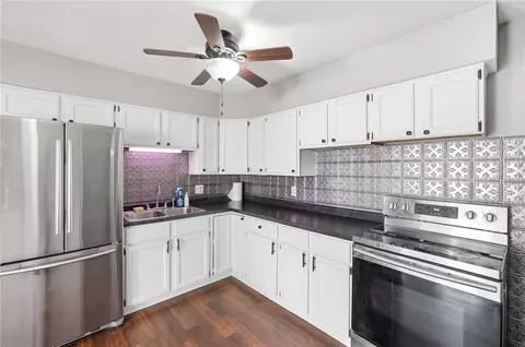 Kitchen - 98 Millard Dr, Franklin, OH 45005 photo 4 of 6