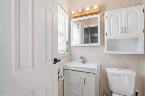 Bath - 98 Millard Dr, Franklin, OH 45005 photo 1 of 4