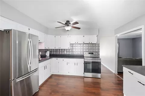 Kitchen - 98 Millard Dr, Franklin, OH 45005 photo 2 of 6