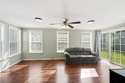 Living - 98 Millard Dr, Franklin, OH 45005 photo 8 of 11