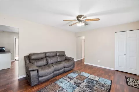 Living - 98 Millard Dr, Franklin, OH 45005 photo 4 of 11