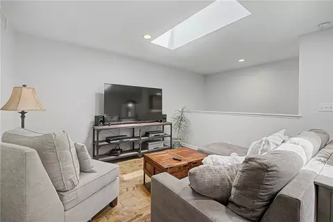 Living - 439 E Route 73 Dr, Springboro, OH 45066 photo 4 of 4