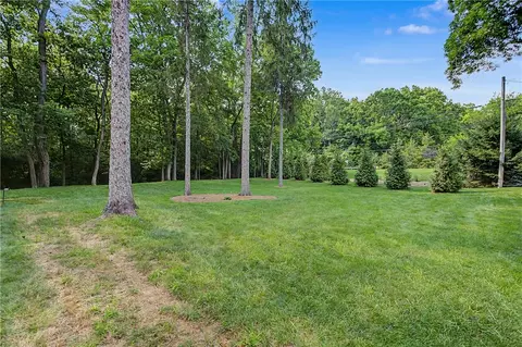 Exterior - 439 E Route 73 Dr, Springboro, OH 45066 photo 6 of 18