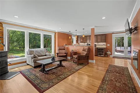Living - 439 E Route 73 Dr, Springboro, OH 45066 photo 1 of 4