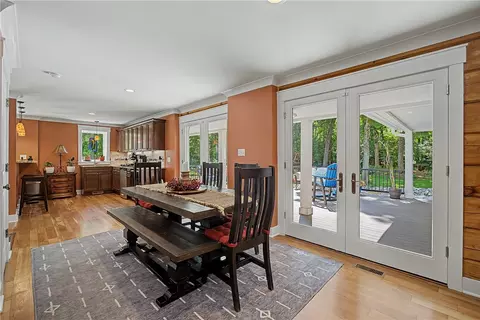 Dining - 439 E Route 73 Dr, Springboro, OH 45066 photo 1 of 2
