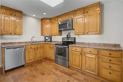 Kitchen - 439 E Route 73 Dr, Springboro, OH 45066 photo 6 of 6