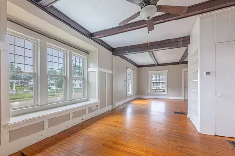 Living - 555 E Madison Ave, Springfield, OH 45503 photo 6 of 6