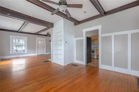 Living - 555 E Madison Ave, Springfield, OH 45503 photo 5 of 6