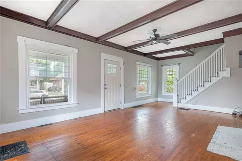 Living - 555 E Madison Ave, Springfield, OH 45503 photo 2 of 6