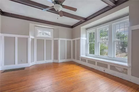 Living - 555 E Madison Ave, Springfield, OH 45503 photo 4 of 6