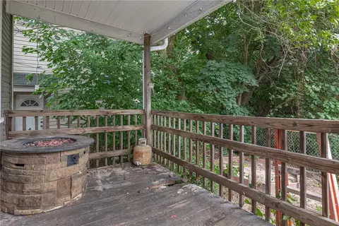 Exterior - 555 E Madison Ave, Springfield, OH 45503 photo 3 of 4