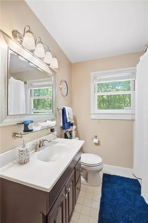 Bath - 3401 Lenox Dr, Kettering, OH 45429 photo 5 of 6