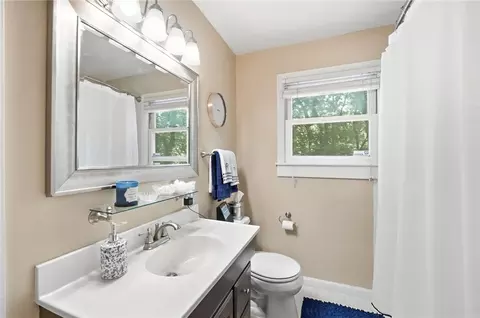 Bath - 3401 Lenox Dr, Kettering, OH 45429 photo 4 of 6