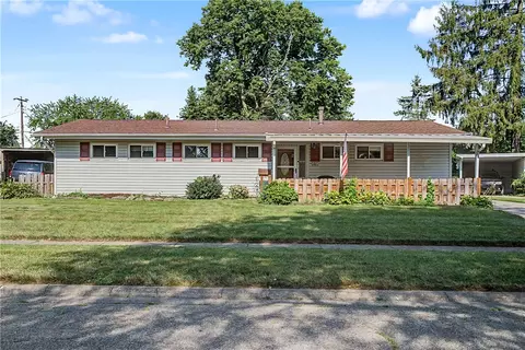 481 Darnell Dr, Riverside, OH 45431