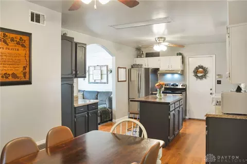 Kitchen - 3004 Blackhawk Rd, Kettering, OH 45420 photo 4 of 4