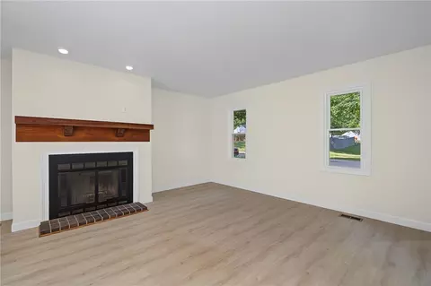 Living - 3139 Gracemore Ave, Kettering, OH 45420 photo 3 of 7