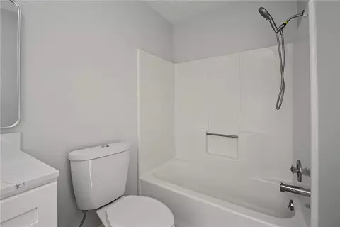 Bath - 3139 Gracemore Ave, Kettering, OH 45420 photo 2 of 4