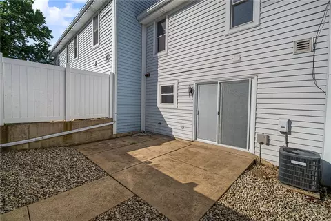 Exterior - 3139 Gracemore Ave, Kettering, OH 45420 photo 4 of 6