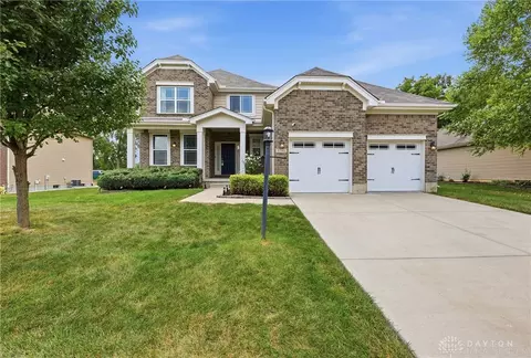 5788 Oak Creek Trl, Huber Heights, OH 45424