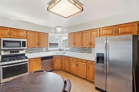 Kitchen - 2413 Olson Dr, Kettering, OH 45420 photo 2 of 8