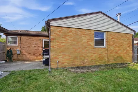 Exterior - 2413 Olson Dr, Kettering, OH 45420 photo 6 of 14