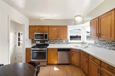 Kitchen - 2413 Olson Dr, Kettering, OH 45420 photo 7 of 8