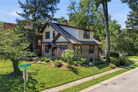 Exterior - 3841 Hyde Park Ave, Cincinnati, OH 45209 photo 8 of 10