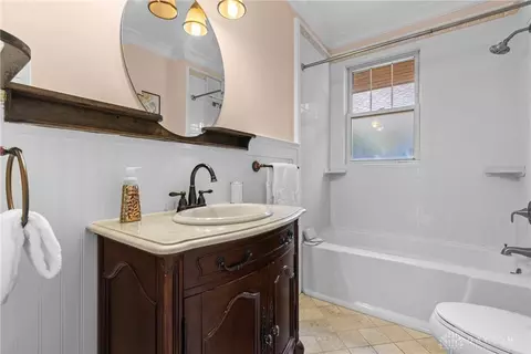 Bath - 3841 Hyde Park Ave, Cincinnati, OH 45209 photo 1 of 2
