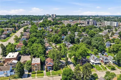 View/Area - 3841 Hyde Park Ave, Cincinnati, OH 45209 photo 4 of 4