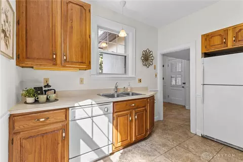 Kitchen - 3841 Hyde Park Ave, Cincinnati, OH 45209 photo 2 of 3